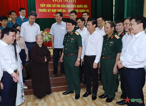 Đại tướng Lương Cường tiếp xúc cử tri tại huyện Vĩnh Lộc, tỉnh Thanh Hóa